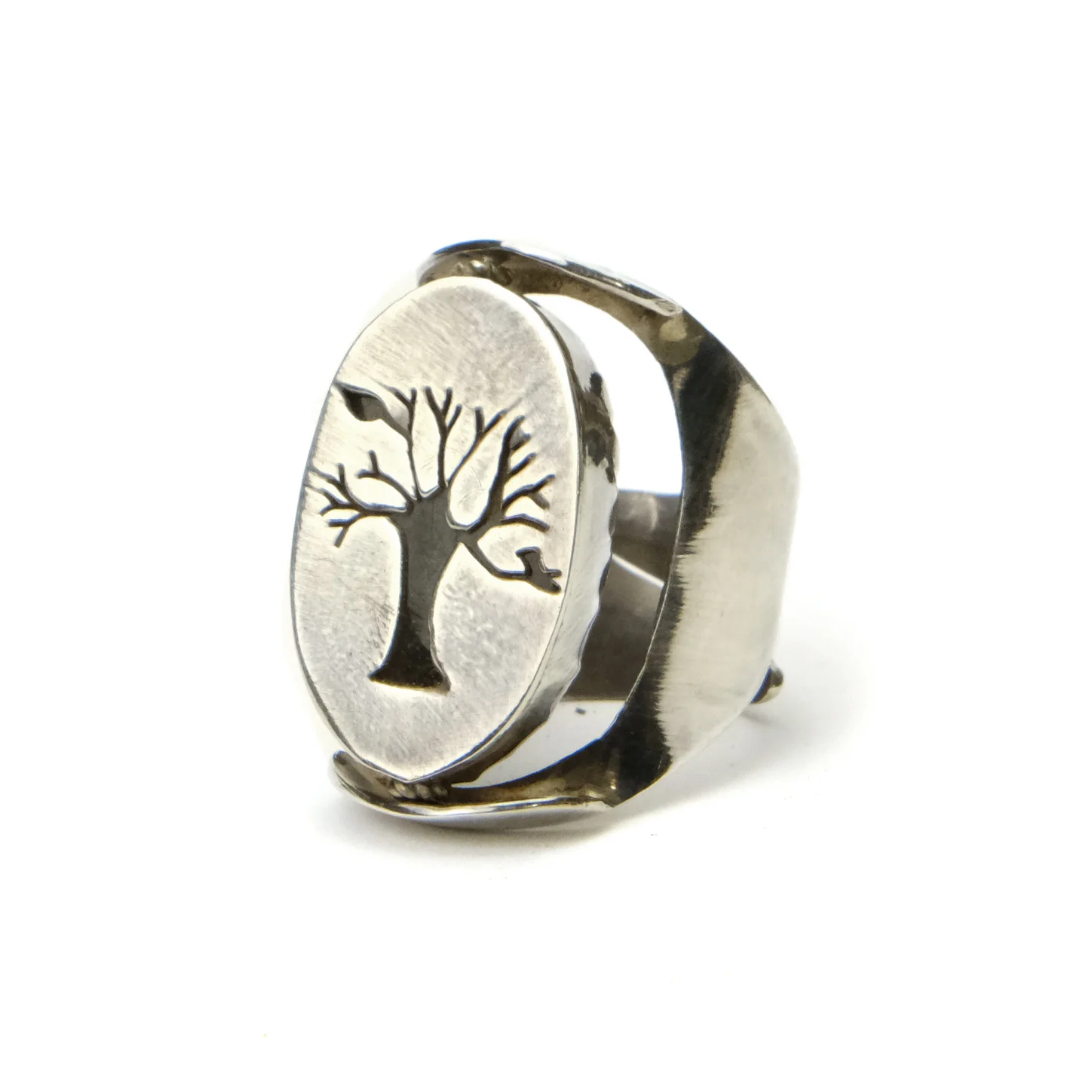 Tree of Life Sterling Silver Flipper Ring with Fine Labradorite Cabochon - Image 2
