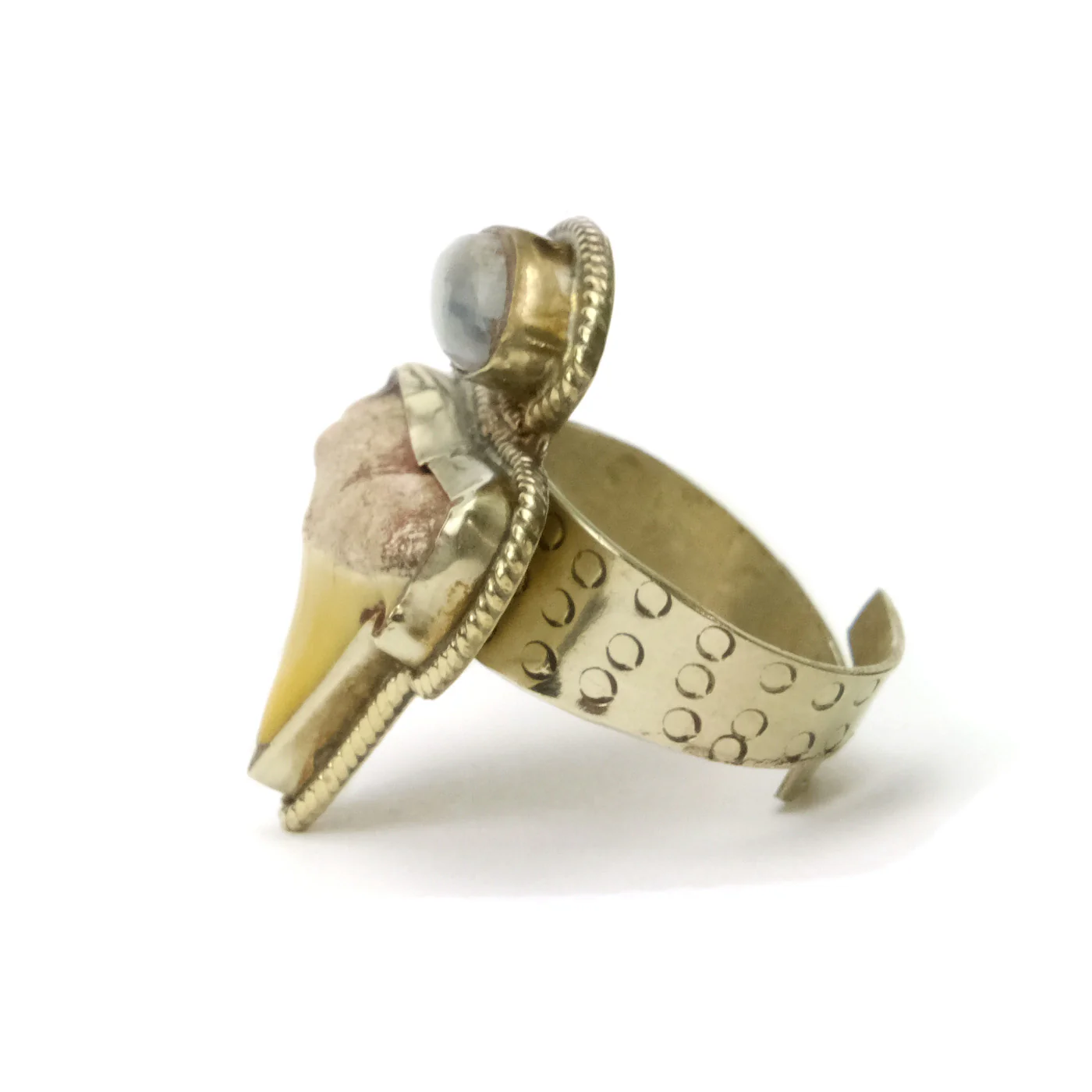 Shark Tooth Ring with Labradorite Cabochon - Image 3