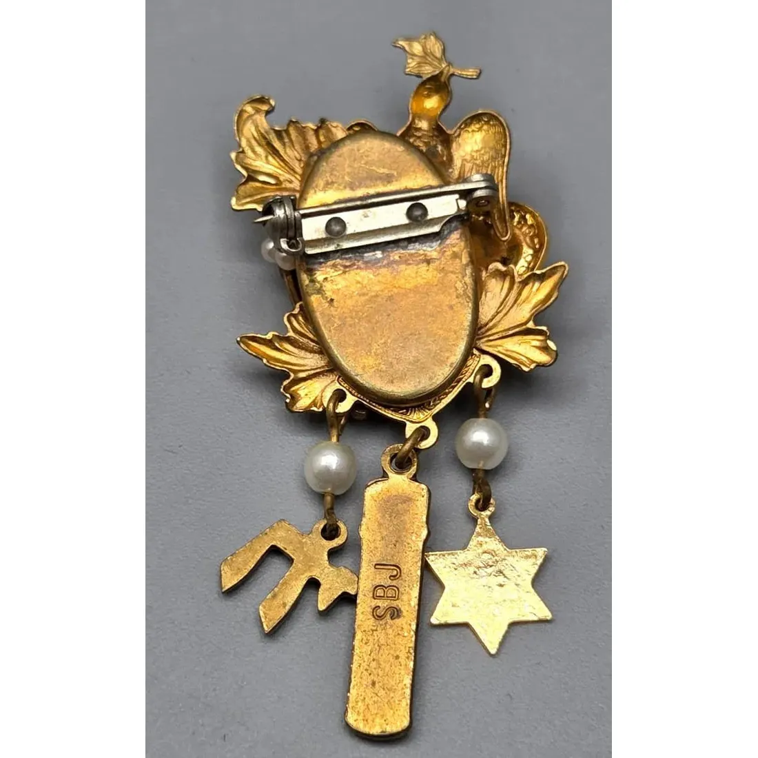 Old Gold Plated Miniature Jewish Amulet Pin - Image 2