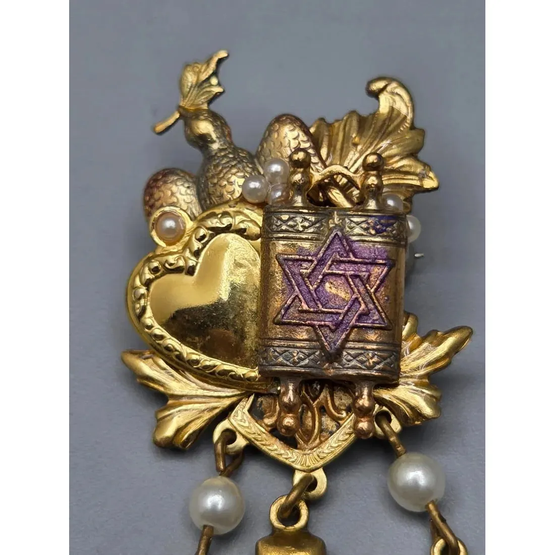 Old Gold Plated Miniature Jewish Amulet Pin - Image 3