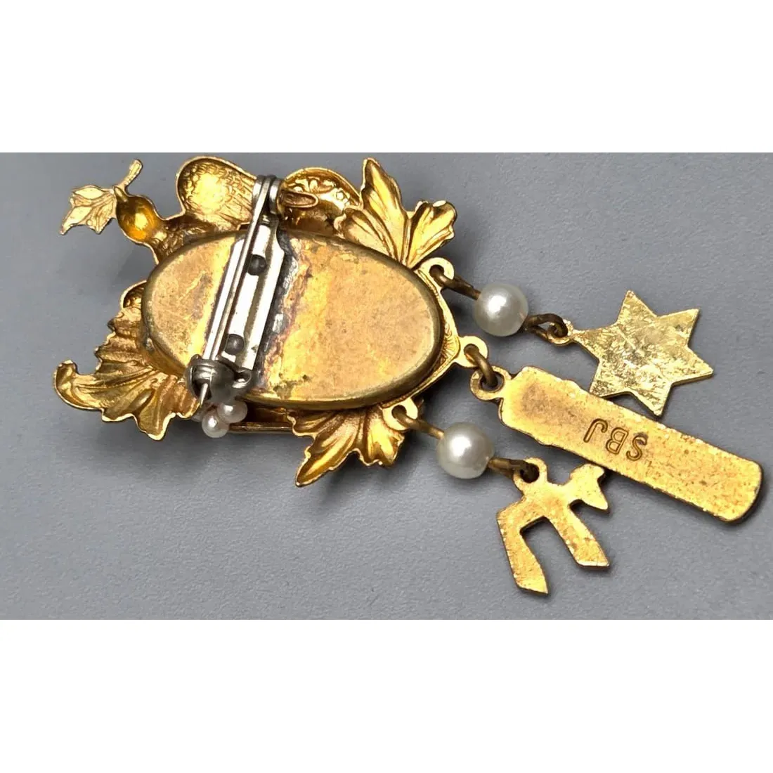 Old Gold Plated Miniature Jewish Amulet Pin - Image 5