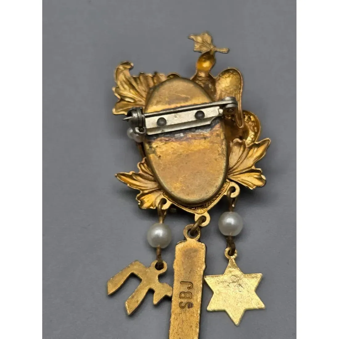 Old Gold Plated Miniature Jewish Amulet Pin - Image 6