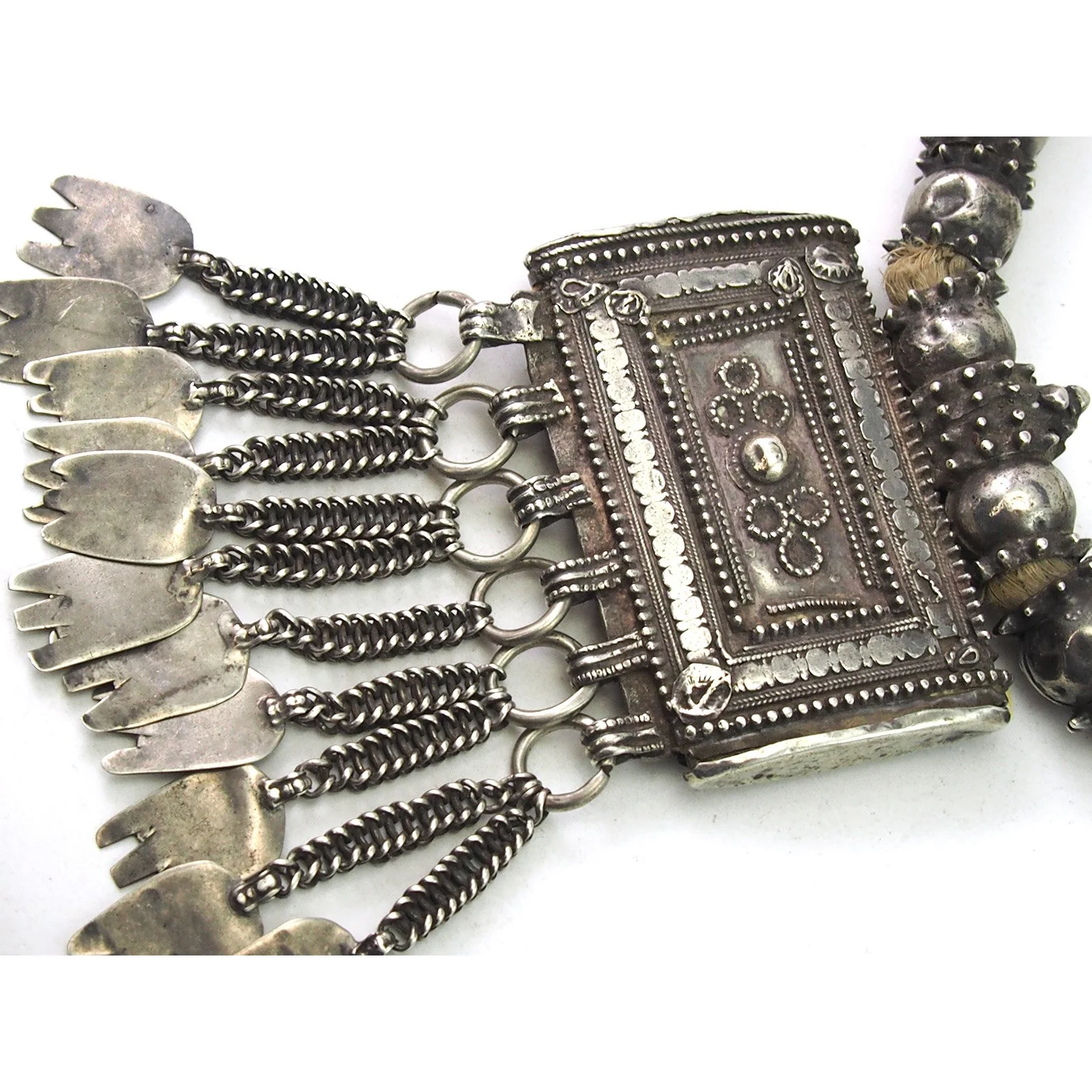 Omani Silver Hirz Pendant Necklace - Image 3