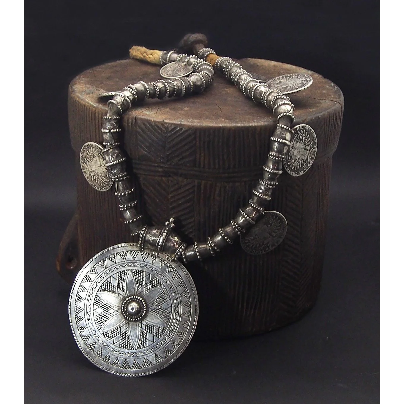 Omani Somt Fine Silver Pectoral Necklace from the Collection of Lois Sherr Dubin. - Image 4