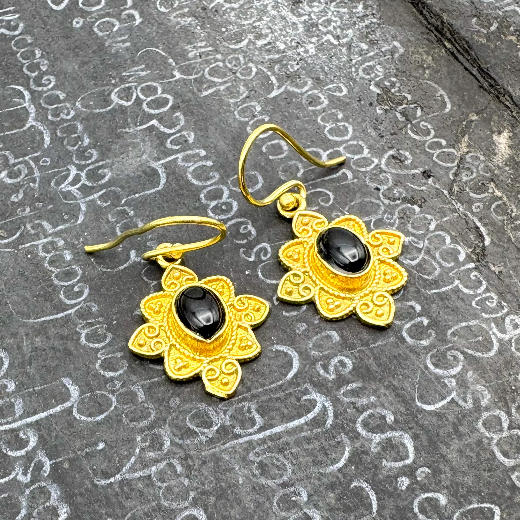 Onyx Heart Flower Brass Earrings - Image 3
