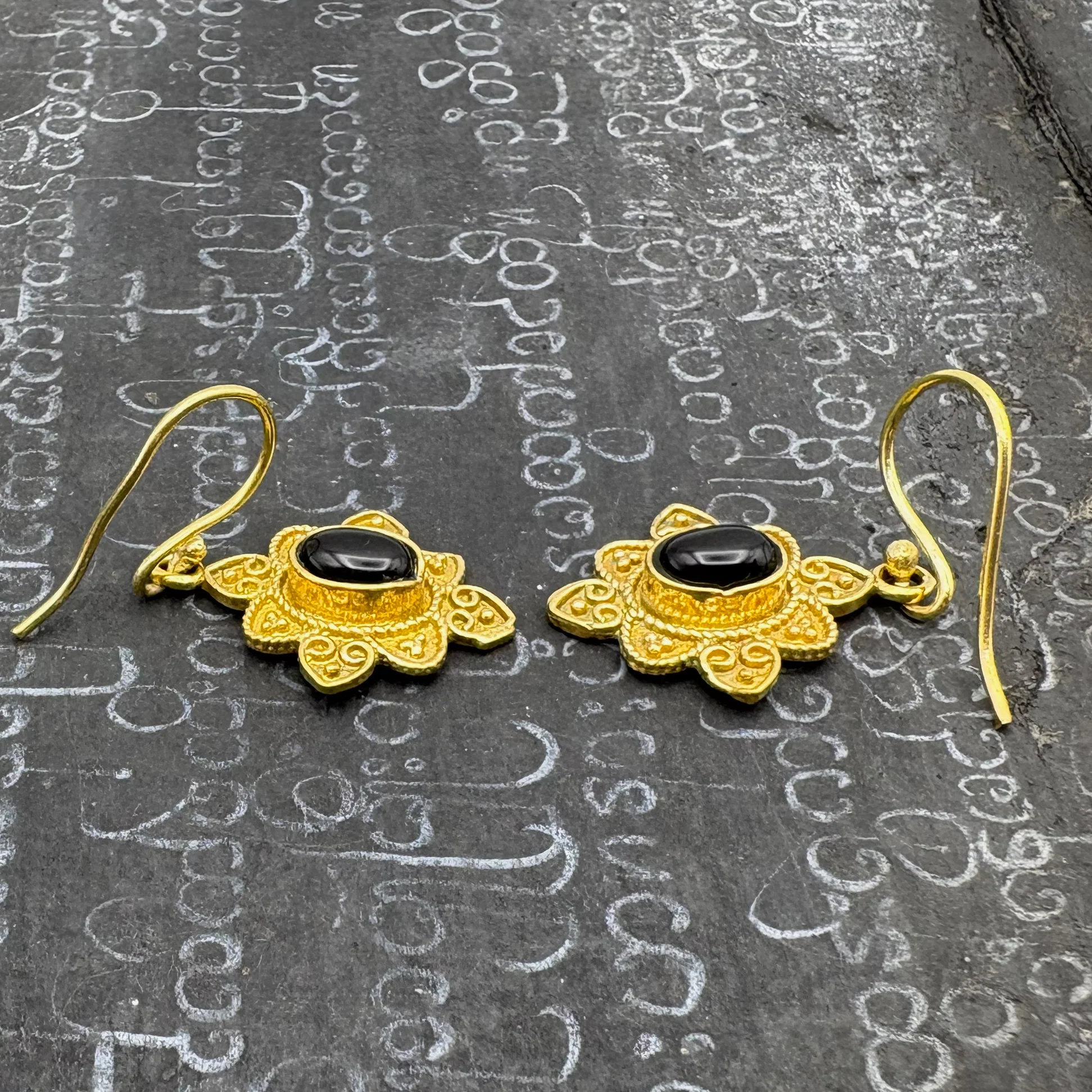 Onyx Heart Flower Brass Earrings - Image 5