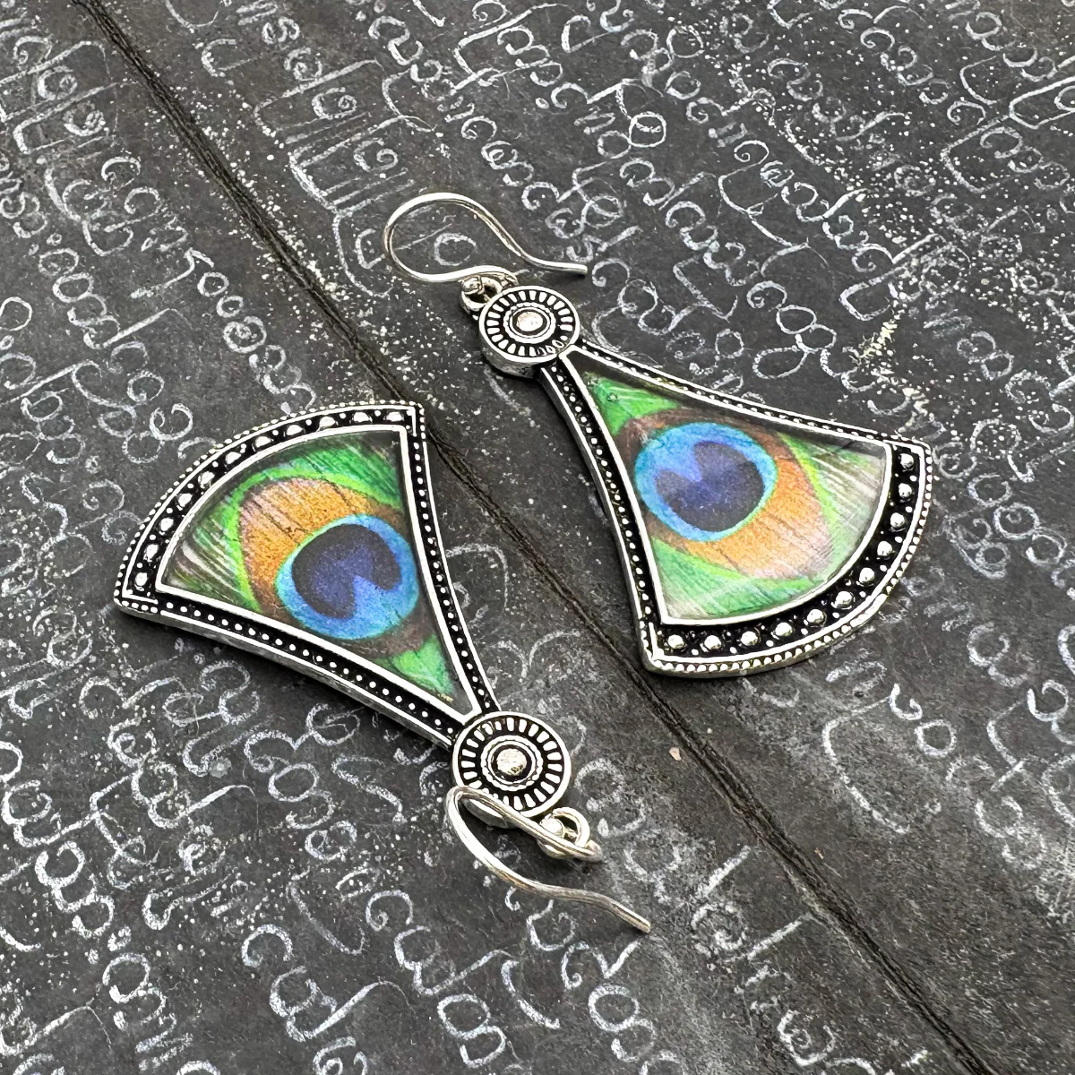 Peacock Fan Shaped White Brass Earrings - Image 3
