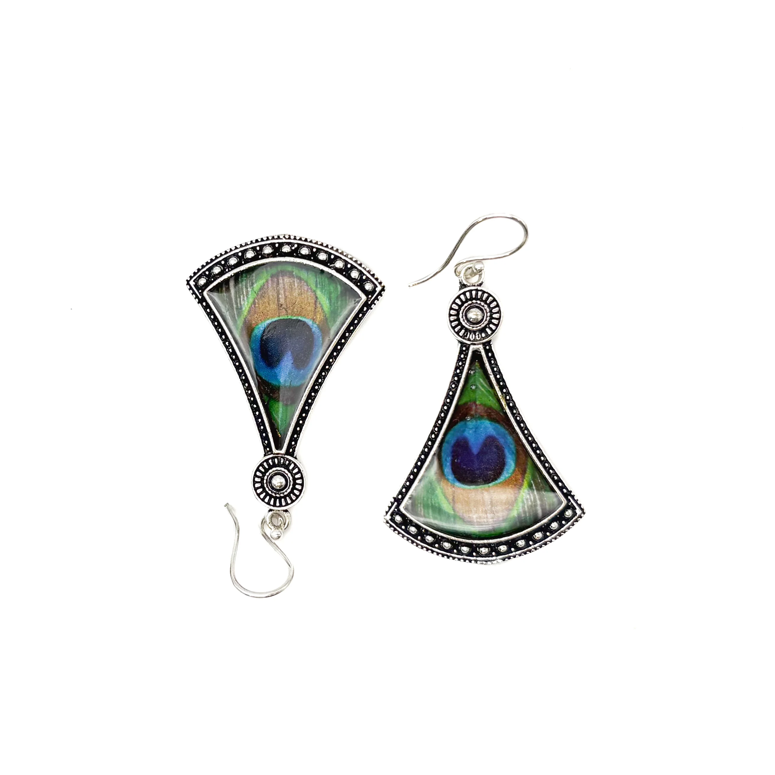 Peacock Fan Shaped White Brass Earrings - Image 4