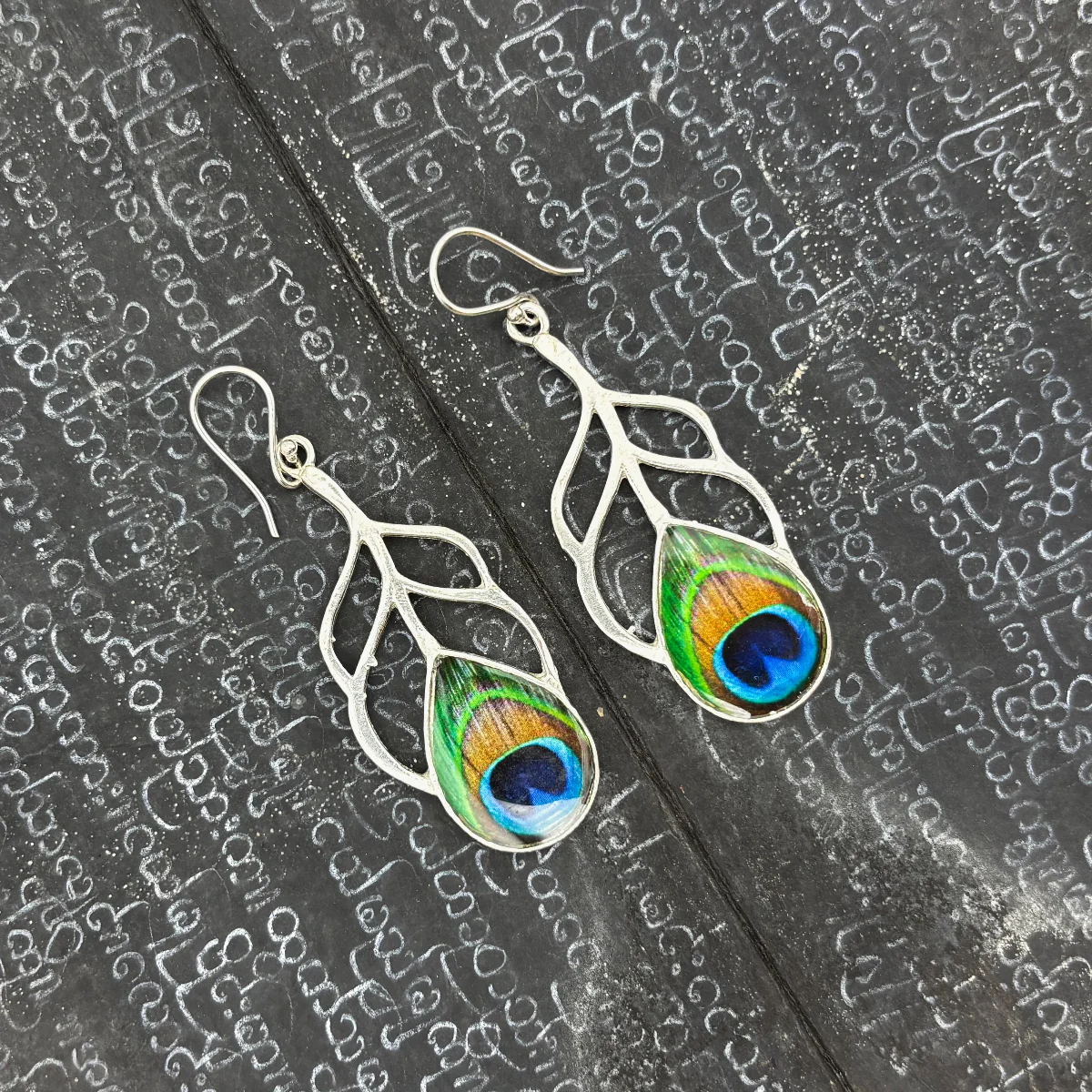 Peacock Feather Cut Out White Brass Earrings - Image 3