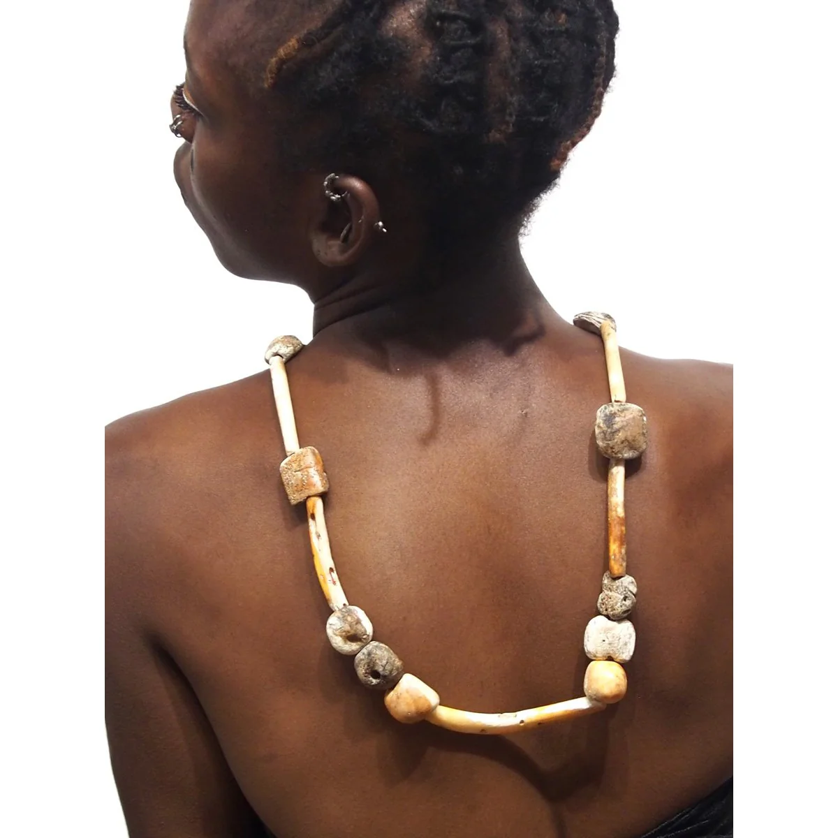 Pre-Columbian Spiny Oyster Necklace, A - Image 2