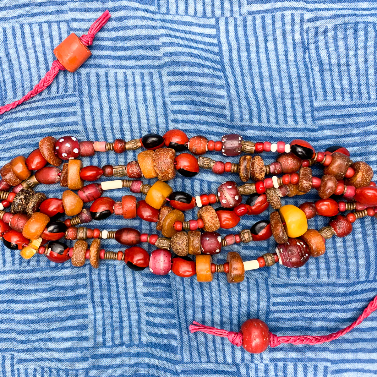 18th Century Baltic Amber with 19th Century Venetian White Heart Trade Bead Multi Strand Tie Bracelet - Image 2