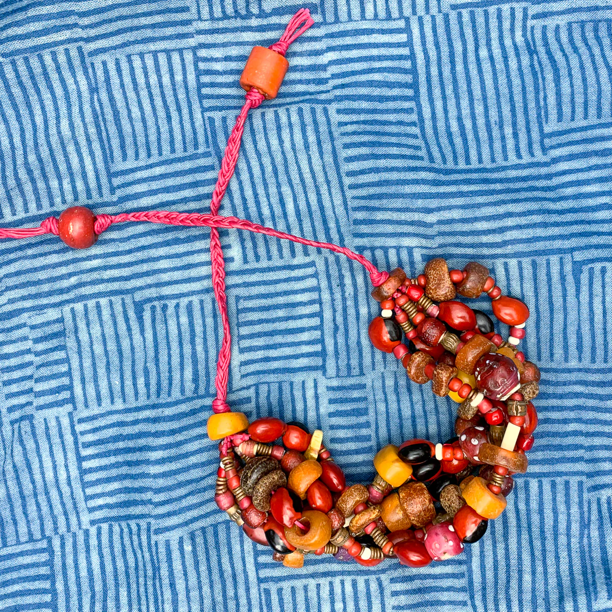 18th Century Baltic Amber with 19th Century Venetian White Heart Trade Bead Multi Strand Tie Bracelet - Image 4