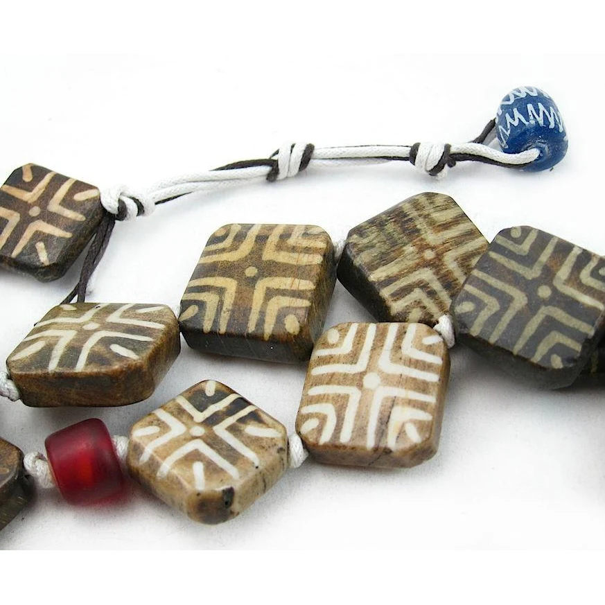 Pumtek Angled Square Bead Necklace - Image 2