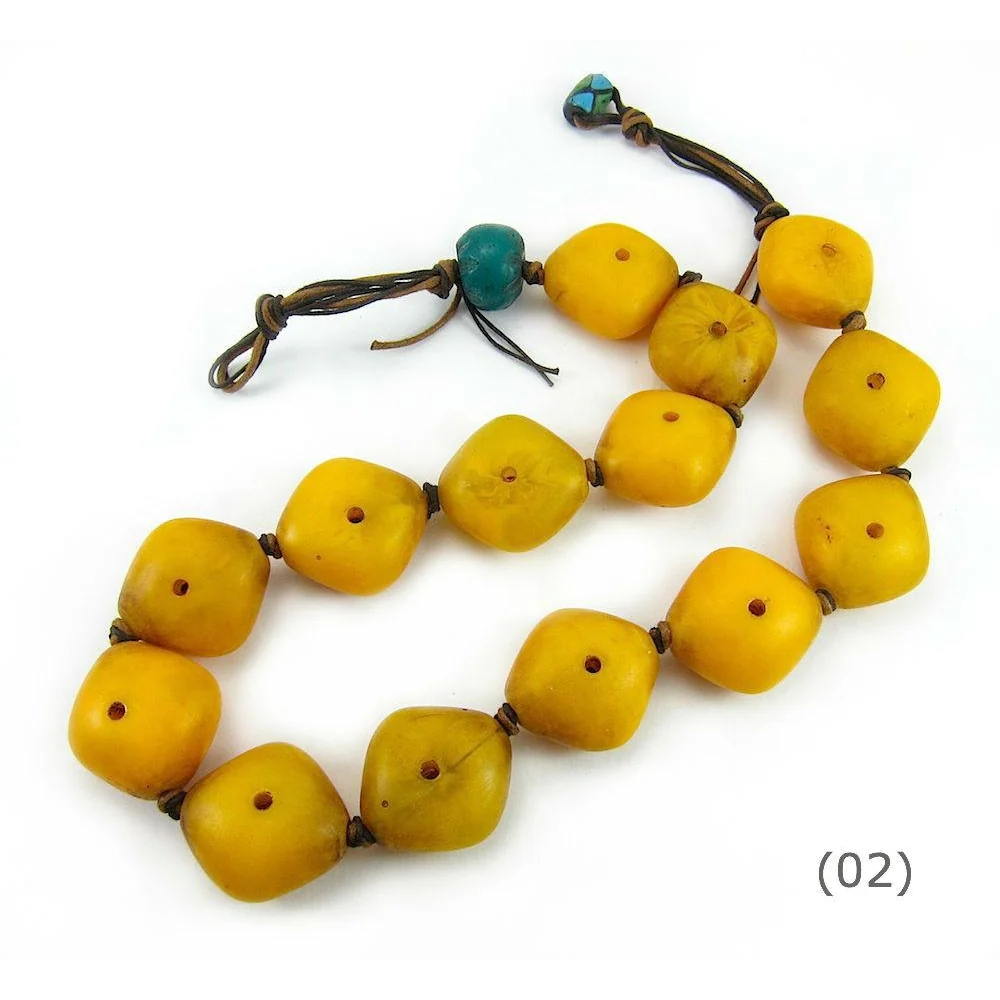 Resin "Amber" Vintage Dowry Strand / Necklace - Image 3