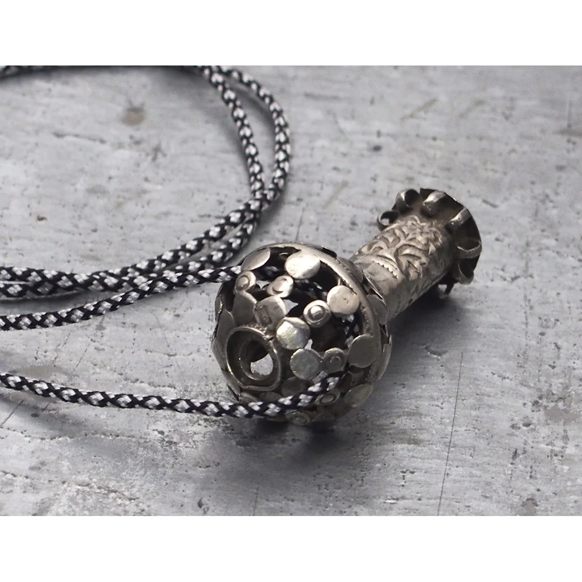 Silver Vase/Imam Bead - Image 3