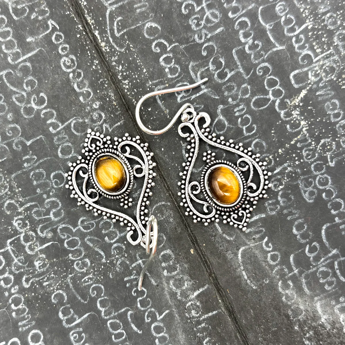 Tiger's Eye Heart Doily Lace White Brass Earrings - Image 3