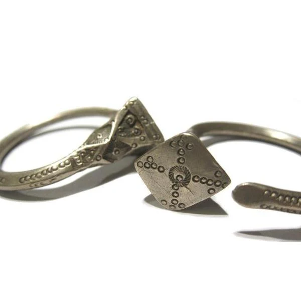 Tuareg 19th C. Silver Earrings - Image 10