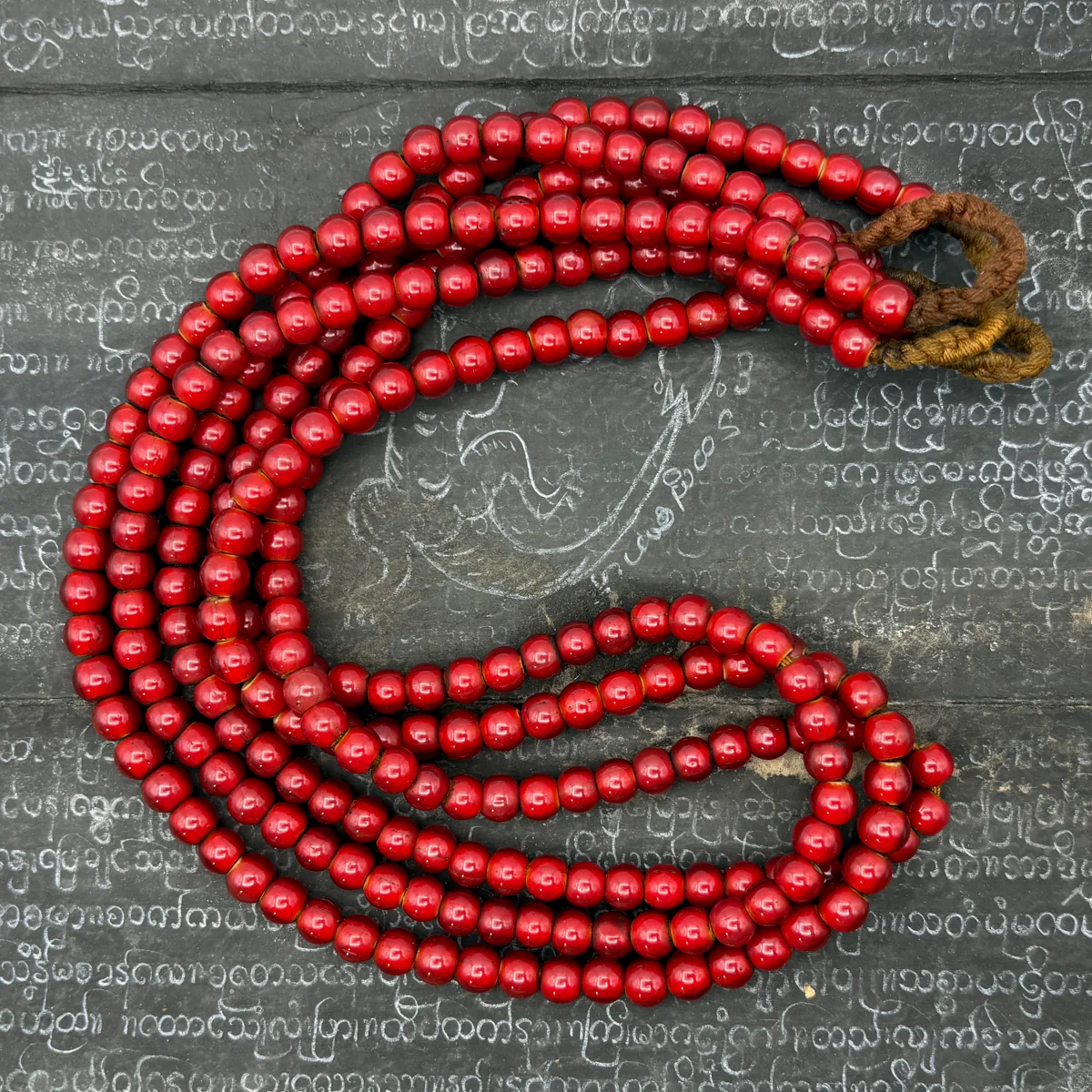 Venetian White Heart 8.5mm Bead Necklace - Image 3