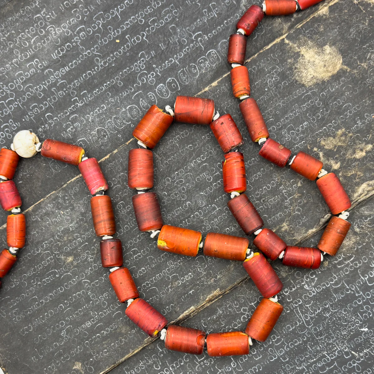 19th Century Venetian Yellow Heart Bead Necklace - Image 5