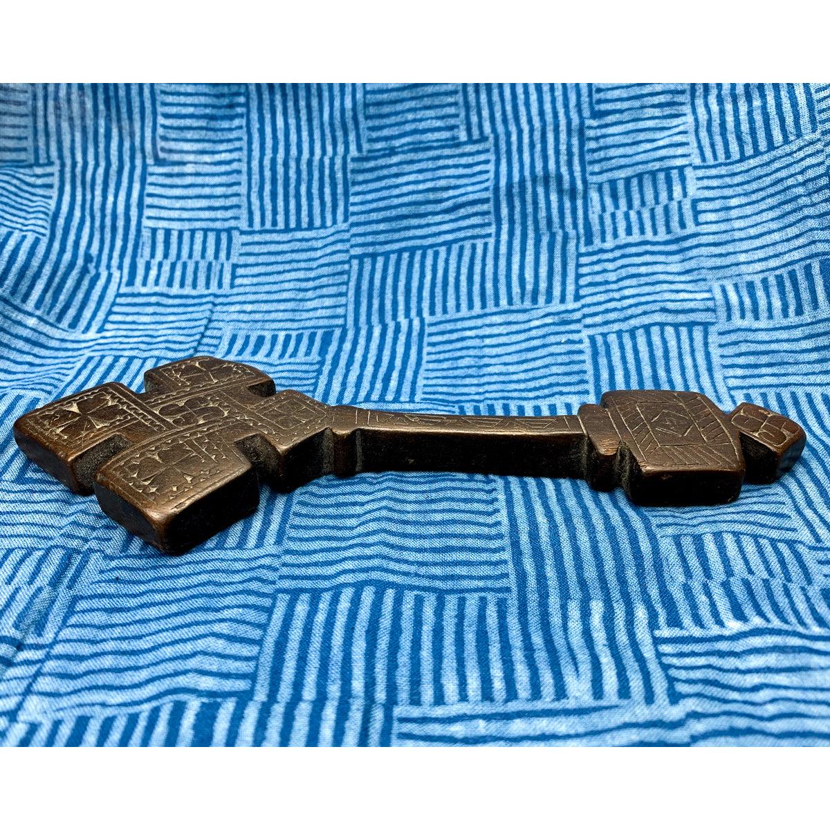 Ethiopian Handheld Meditation Wooden Cross - Image 3